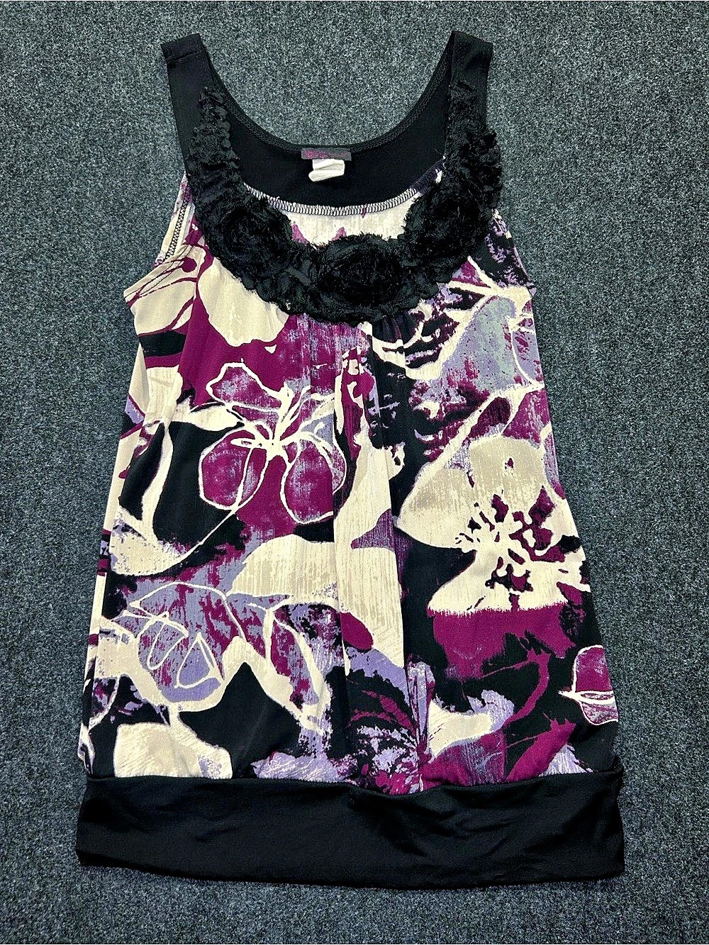 Agenda Floral Embellished Tank Top in Purple & Black Like New